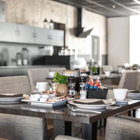 Hotel Millingen ميلينجن آن ده راين